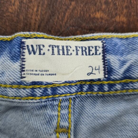 We The Free The Maggie Mid Rise Straight Leg Light Wash Destroyed Button Fly - Picture 5 of 9